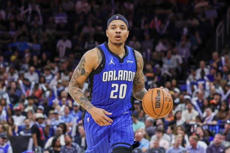 球迷不禁嘴, 我他是谁