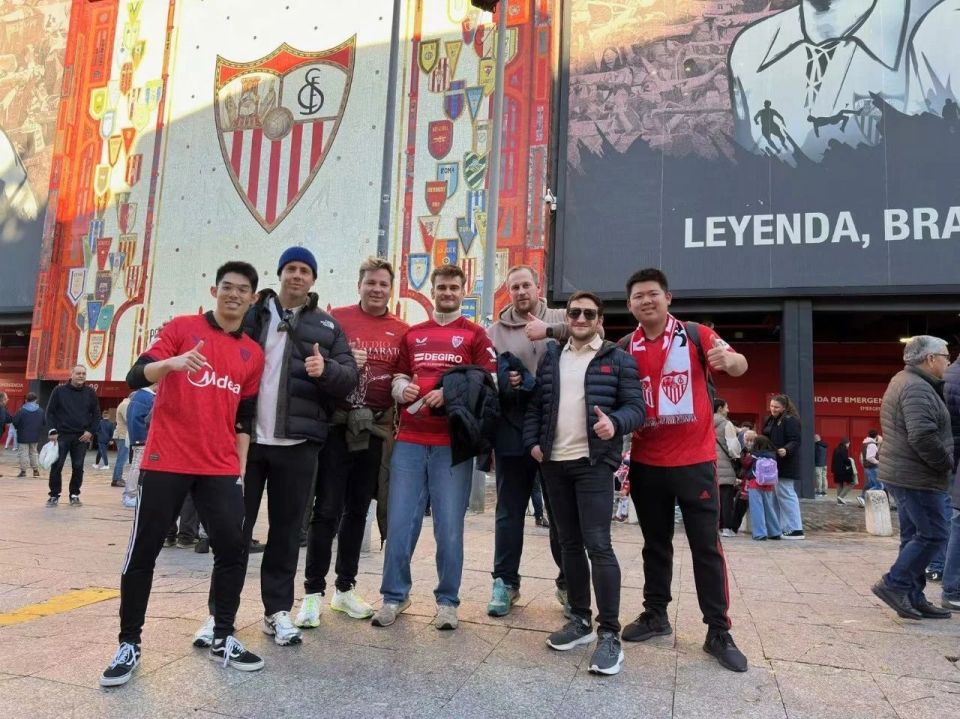 iJTg, 不妨记住他